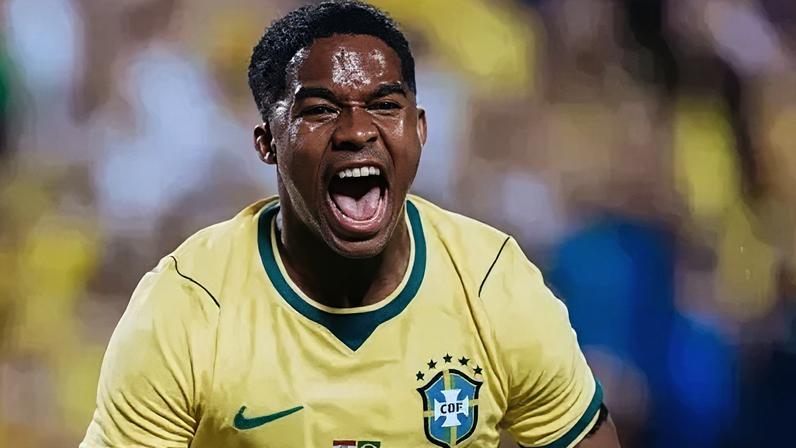 Endrick revela que mensagem da esposa o ajudou em jogo pela Seleção