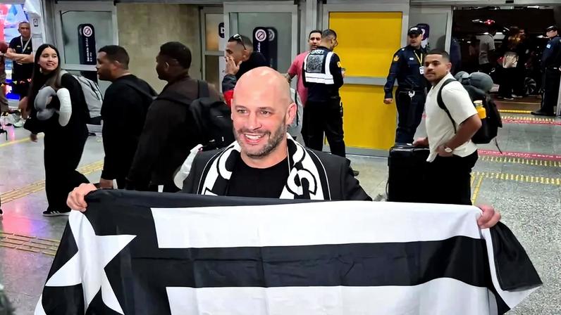 Franclim Carvalho chega ao Rio para assumir o Botafogo