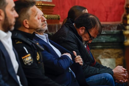 El empresario Víctor de Aldama, el exministro José Luis Ábalos y su exasesor Koldo García en el banquillo de los acusados este martes en el Tribunal Supremo.