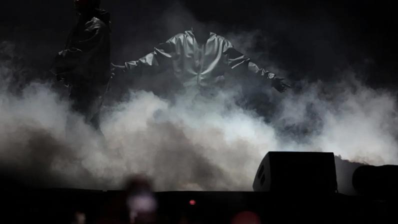 Pepsi encerra patrocínio sem fio após Starmer condenar festival por Kanye West