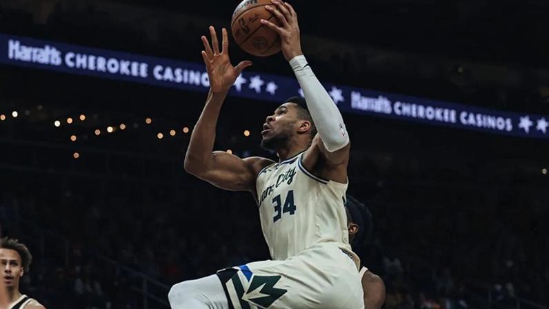 Giannis Antetokounmpo Bucks jogo