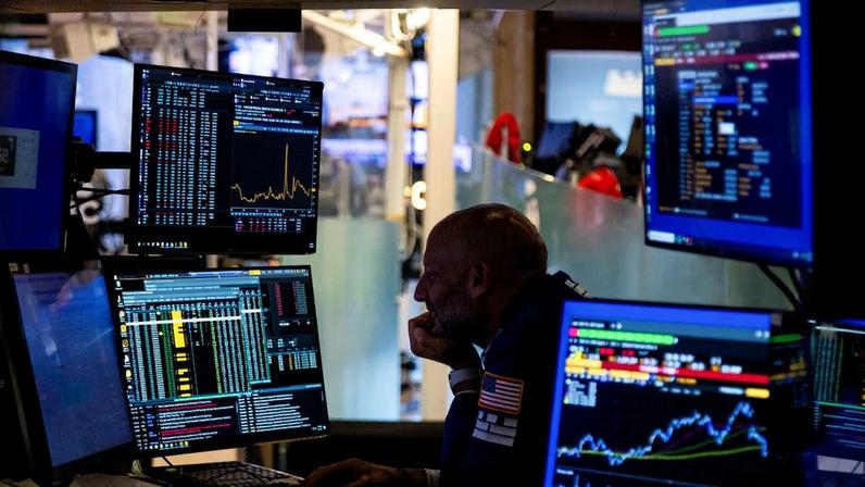 UBS recomenda diversificação entre dólar e commodities para proteger carteiras