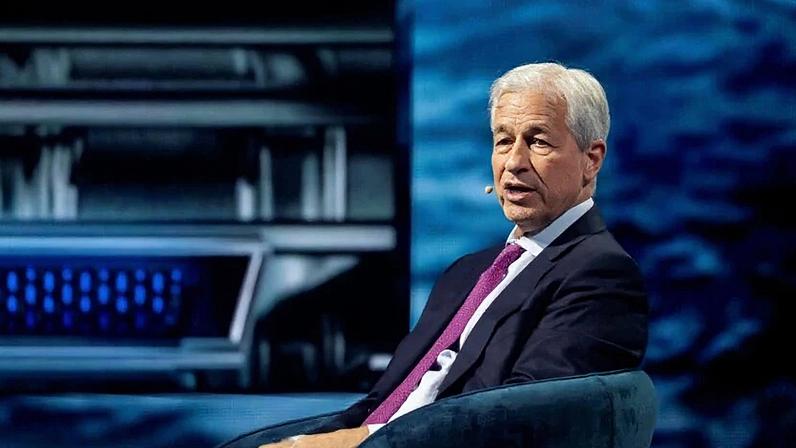 CEO do JPMorgan alerta que guerra no Irã pode elevar inflação e juros
