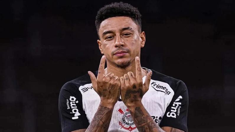 Ex-companheiro de CR7 critica transferência de Lingard ao Corinthians