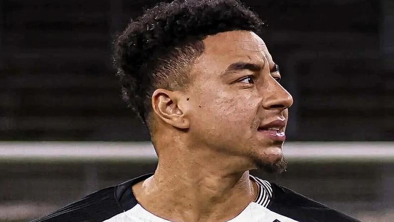 Torcedores do Corinthians reagem à estreia de Lingard
