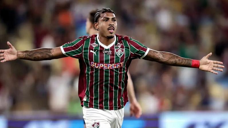 Fluminense vence Corinthians com Cano em retorno decisivo