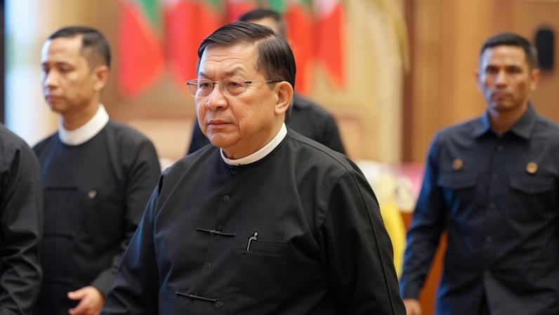 Líder da junta militar birmanesa assume a presidência cinco anos após golpe