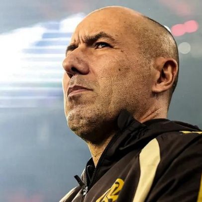 Torcedores do Flamengo enviam recado a Leo Jardim: não tem cabimento