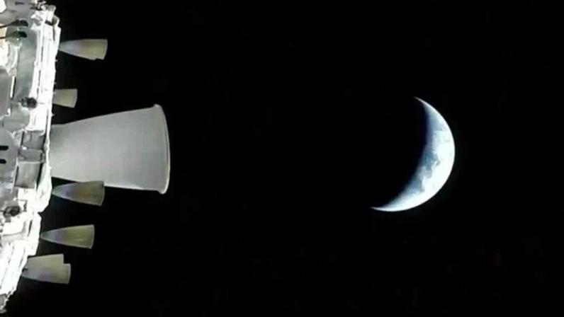 Artemis II: tripulação divulga imagens da Terra e resolve conserto no banheiro