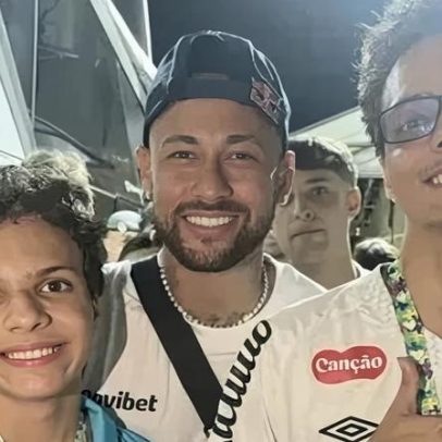 Neymar realiza sonho de irmãos autistas após vitória do Santos