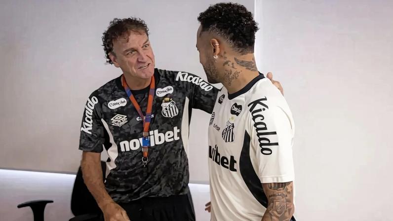 Cuca comenta cartão amarelo e suspensão de Neymar