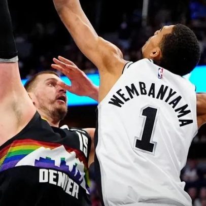Nikola Jokic faz história; Nuggets vencem Spurs na prorrogação