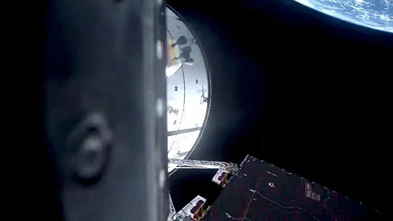 Astronautas da Nasa fotografam Terra em órbita antes da missão à Lua