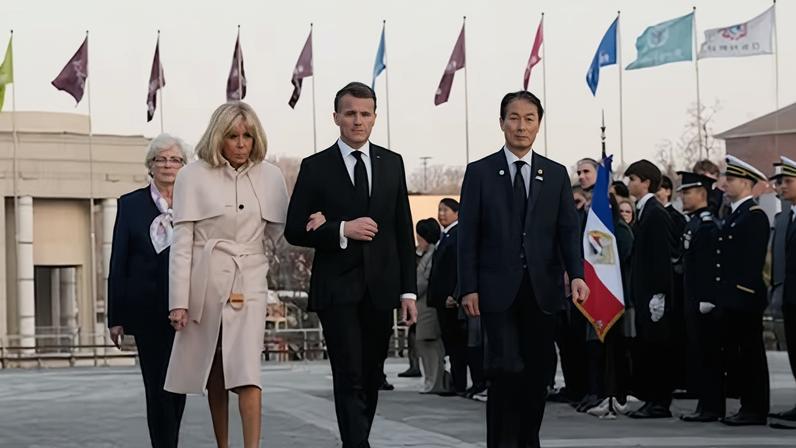 Macron reage a acusação de Trump de que se deixa maltratar pela esposa