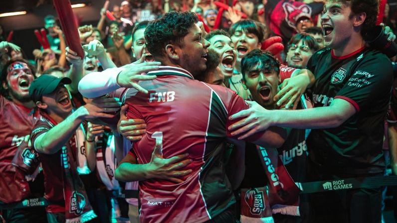 fNb anuncia pausa na carreira em vlog da RED Canids no CBLOL 2026