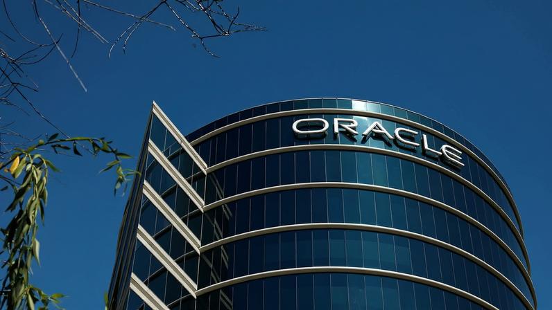Oracle nomeia ex-Schneider Electric CFO em meio a dúvidas sobre IA