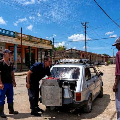 Magos contra a escassez em Cuba: carros a carvão e banhos com água da chuva