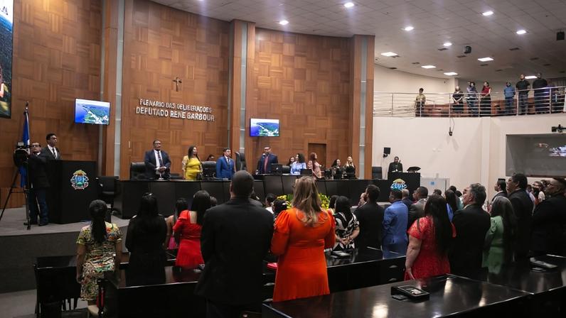 Assembleia do Mato Grosso homenageia pastores e obreiros