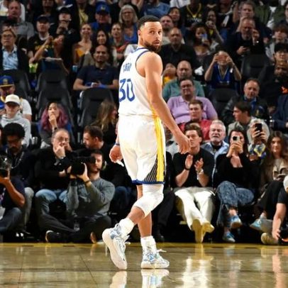 Curry retorna, Rockets vencem Warriors