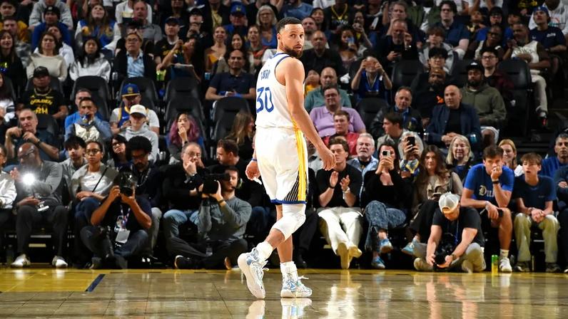 Curry retorna, Rockets vencem Warriors