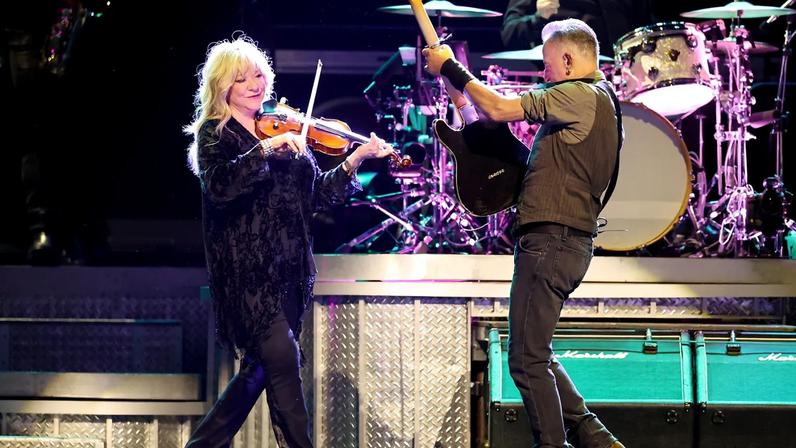 Violinista da E Street Band, Tzruya Lahav, morre aos 74