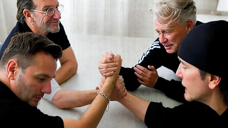 U2 lança EP espiritual de seis faixas de surpresa, Easter Lily