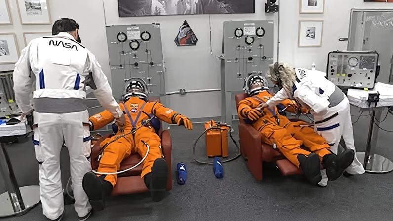 Artemis 2: quatro astronautas sobem à nave em lançamento ao vivo