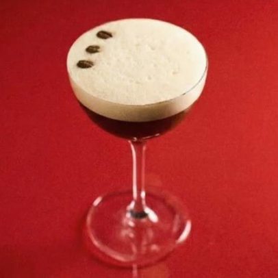 Espresso Martini: drink versátil para brunch e happy hour