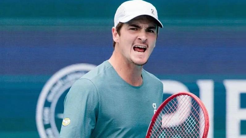 João Fonseca estreia no Masters 1000 de Monte Carlo; veja horário e transmissão