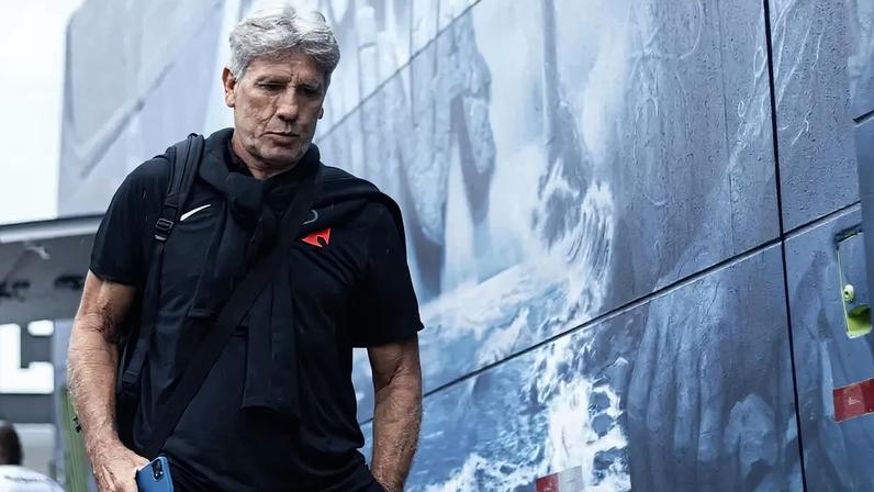 Substitutos de Gómez e Cuiabano definem a escalação do Vasco