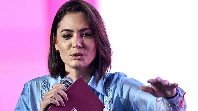Michelle Bolsonaro confronta narrativas dos enteados em disputa pública