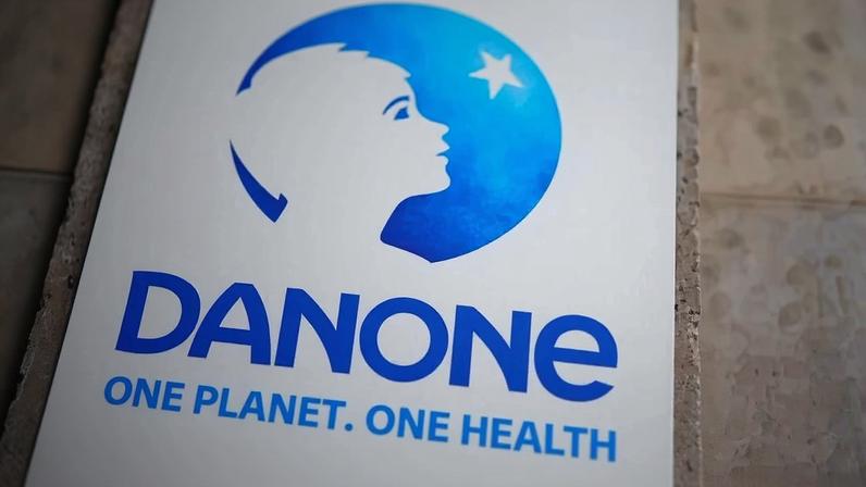 Logo da Danone na sede da empresa em Paris 5 de fevereiro de 2024