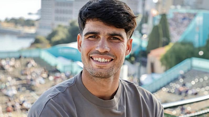 Alcaraz iguala Sinner em semanas na liderança com o nº 1 em disputa