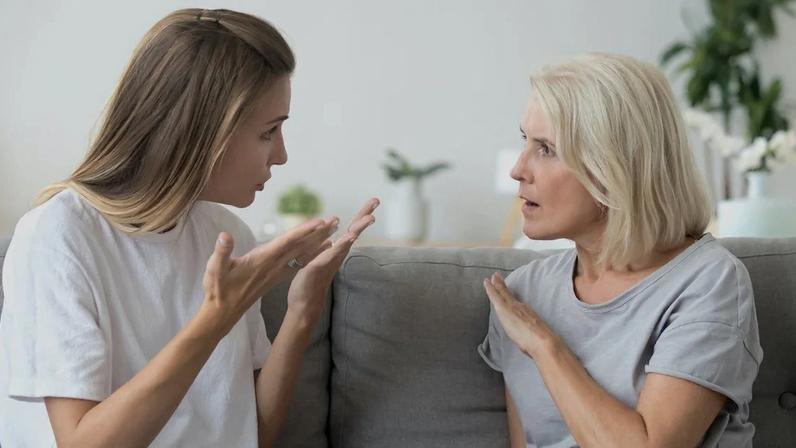 Especialista alerta: 10 frases que não devemos dizer aos filhos adultos