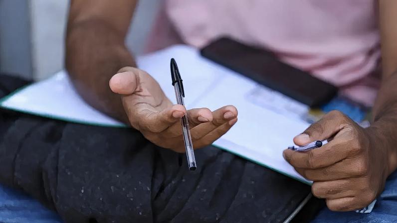Estudantes podem solicitar isenção da taxa do Enem 2026 entre 13 e 24 de abril.