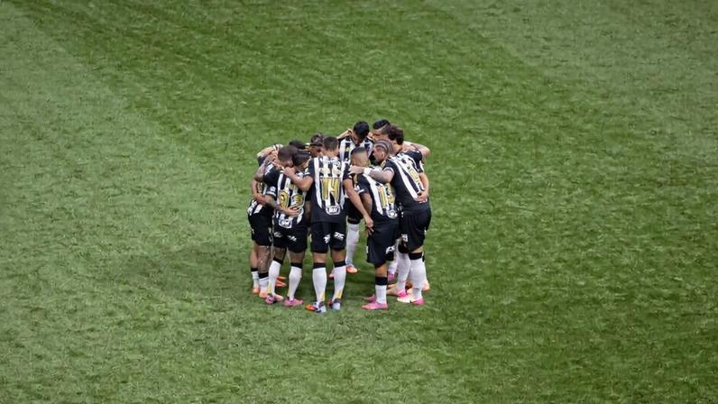Atlético-MG vence o Athletico-PR com gols de Victor Hugo e Gustavo Scarpa