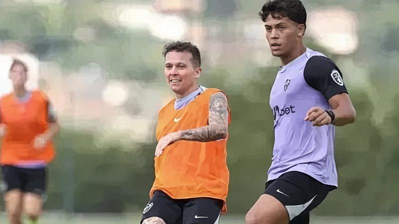 Filho de Hulk treina pela primeira vez pelo Atlético-MG