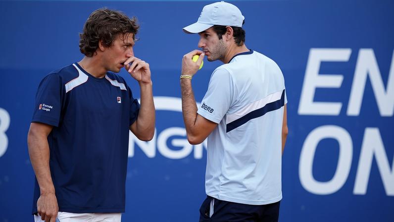 Brasileiros chegam às quartas em duplas em São Leopoldo; Alves vence no México