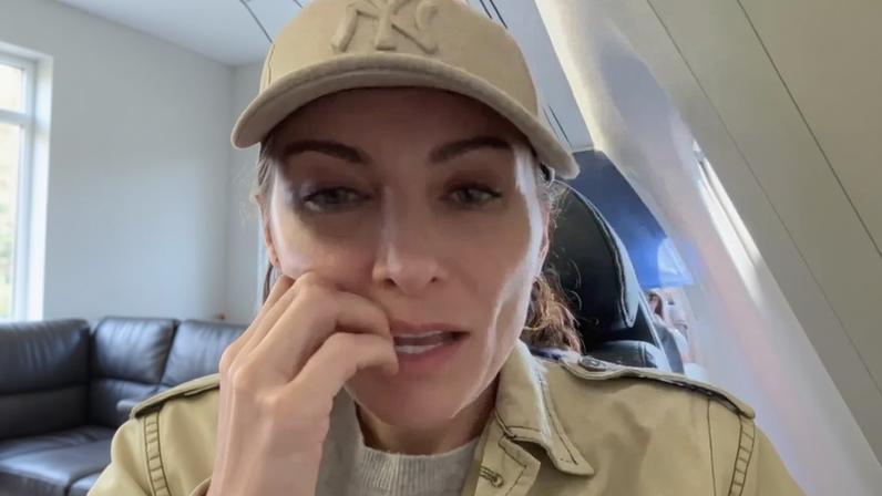 Estrela de Broadway reclama por não ser reconhecida em voo com fãs de teatro