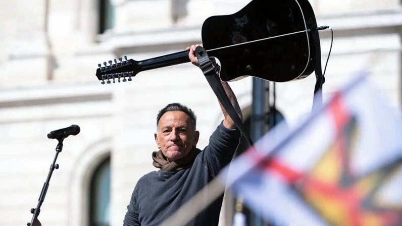 Bruce Springsteen critica Trump na abertura da turnê: ele não aguenta a verdade