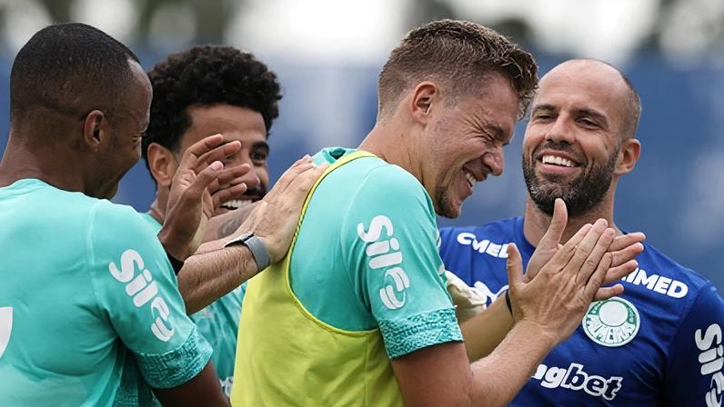 Palmeiras divulga provável escalação para duelo com o Grêmio