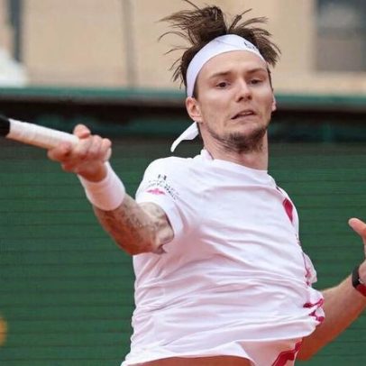 Bublik vence Monfils em Mônaco em sets diretos