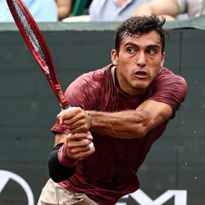 Burruchaga vence nona seguida e alcança final inédita em Houston