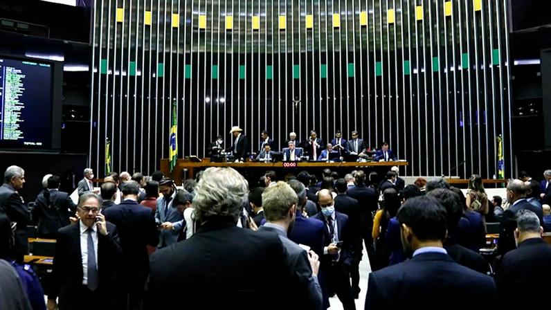 Janela partidária se fecha com reforço à direita e ao Centrão