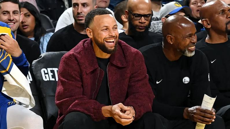 Warriors atualizam estado de Stephen Curry e indicam provável retorno