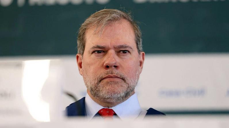 Ministro do STF que viajou em aviões ligados a Daniel Vorcaro é investigado