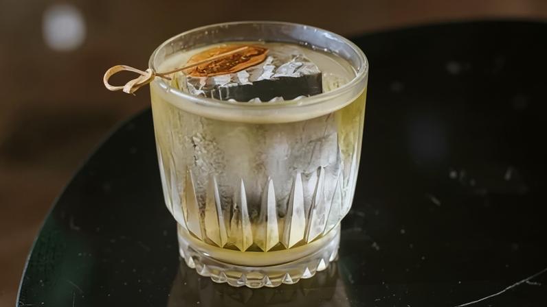 Bolo de cenoura vira drinque com receita de Gabriela Fernandes