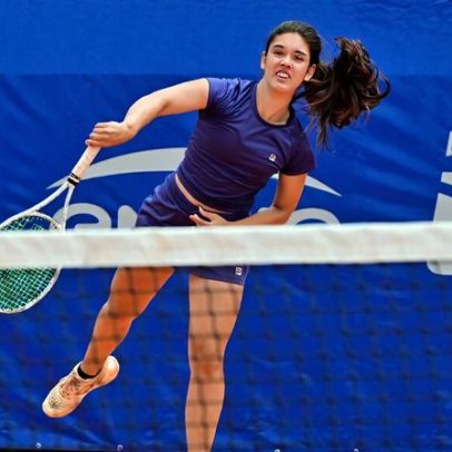 Duda Carbobe vence semifinal brasileira e decide ITF em Assunção