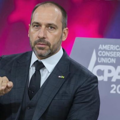 Relatório aponta que EUA podem não reconhecer eleições no Brasil, diz Eduardo