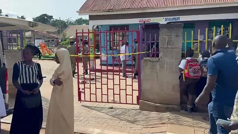 Quatro crianças morrem esfaqueadas em creche na Uganda